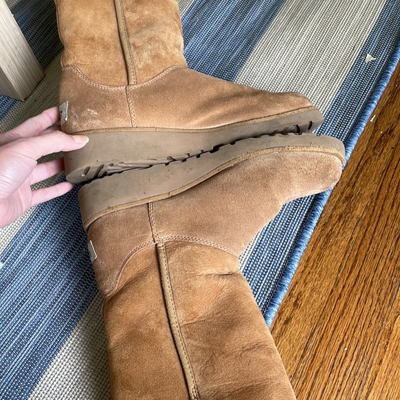 UGG Winter Boots Brown Suede - Picture 4 of 6
